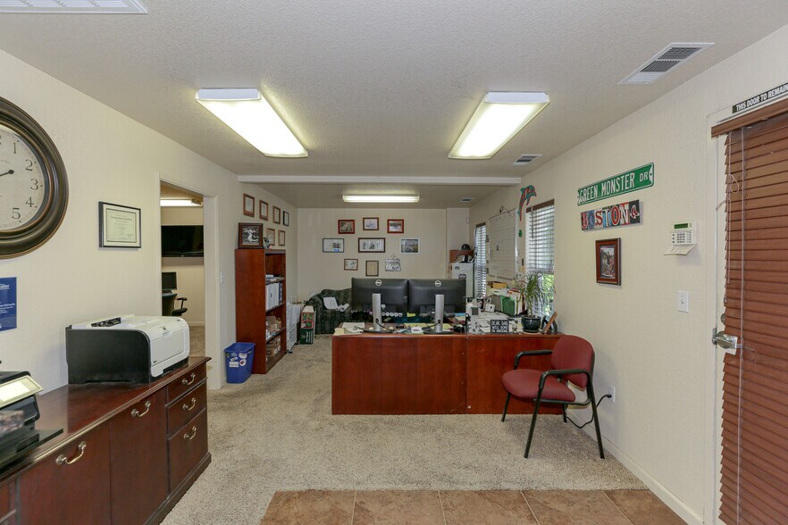 More Photos Of 128 Heron Way, Merced Light Manufacturing For Lease