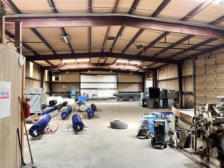 More Photos Of 3509 Globe Ave, Lubbock Warehouse For Lease