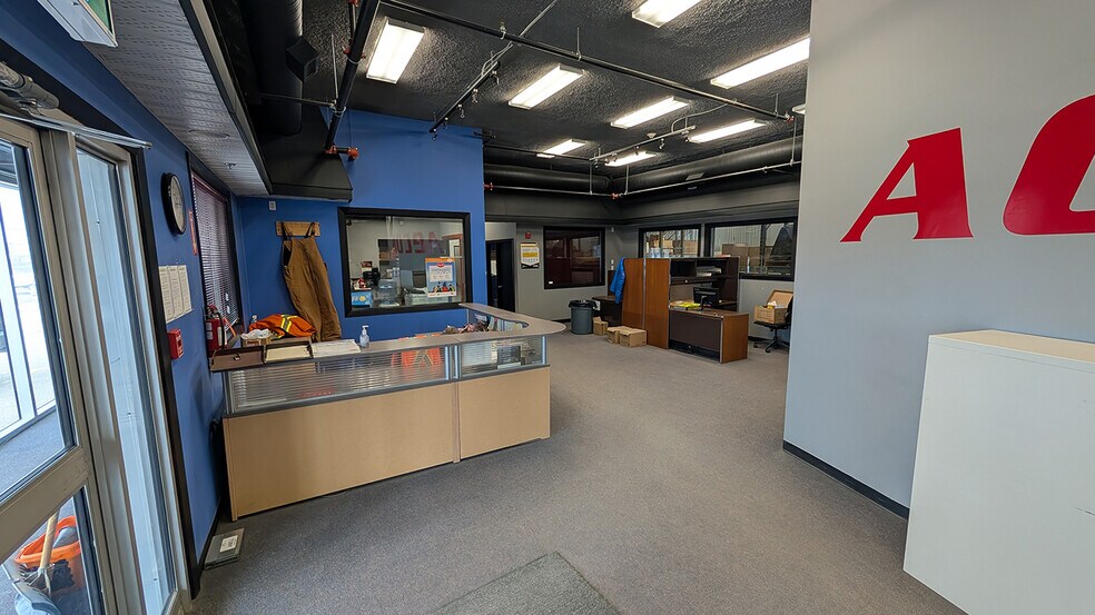 More Photos Of 91 Lowson Cres, Winnipeg Distribution For Sale