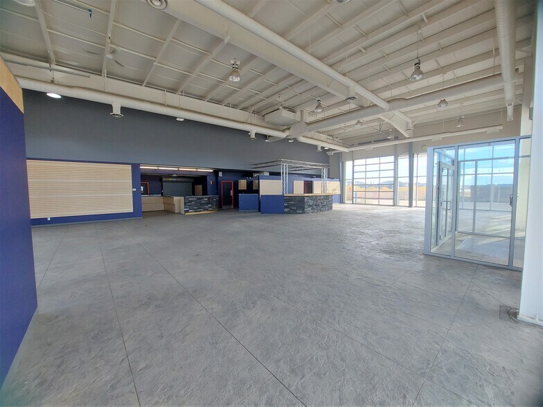 More Photos Of 342 Laura Ave, Red Deer County Auto Repair For Sale