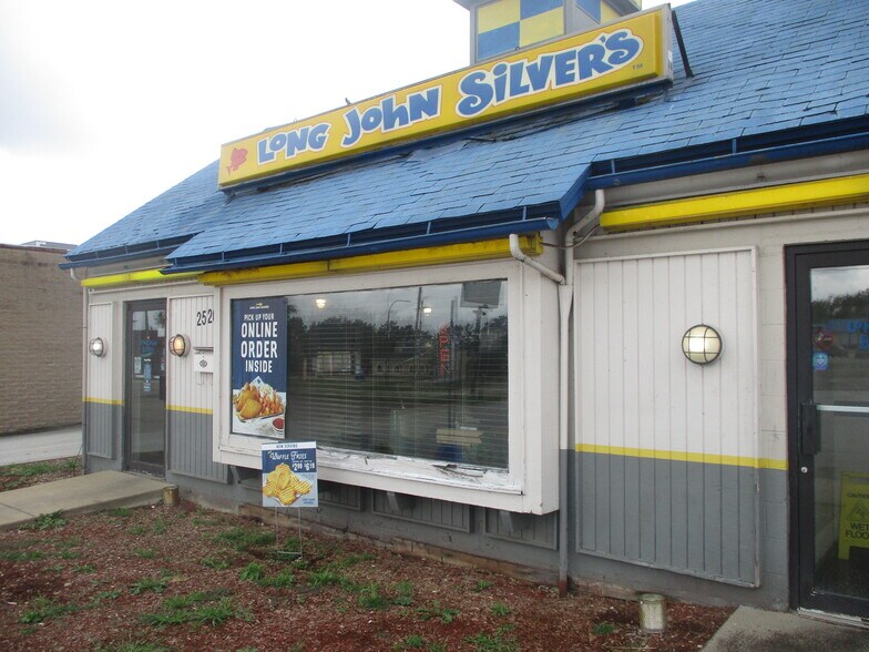 More Photos Of 2520 Romig Rd, Akron Fast Food For Lease