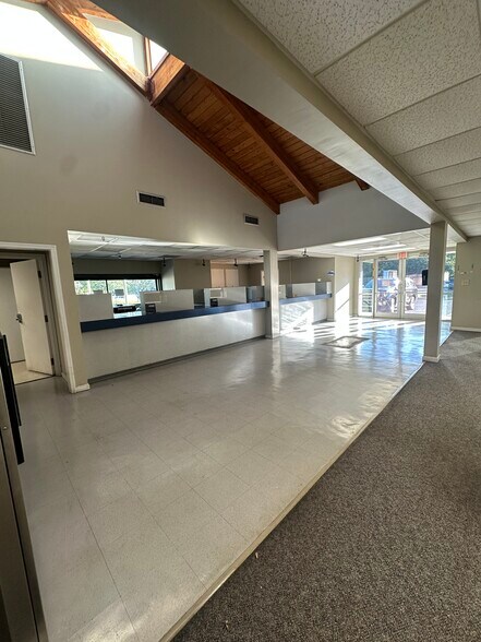 More Photos Of 301-305 N Goose Creek Blvd, Goose Creek Unknown For Lease