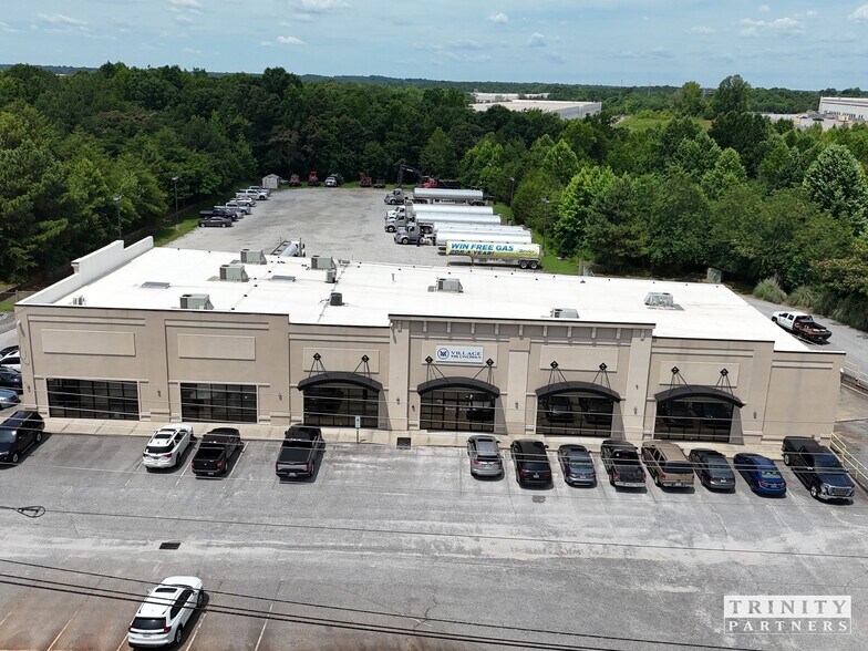 More Photos Of 7108 Augusta Rd, Greenville Showroom For Lease