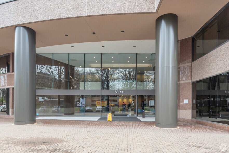 More Photos Of 8300 Boone Blvd, Vienna Office For Lease