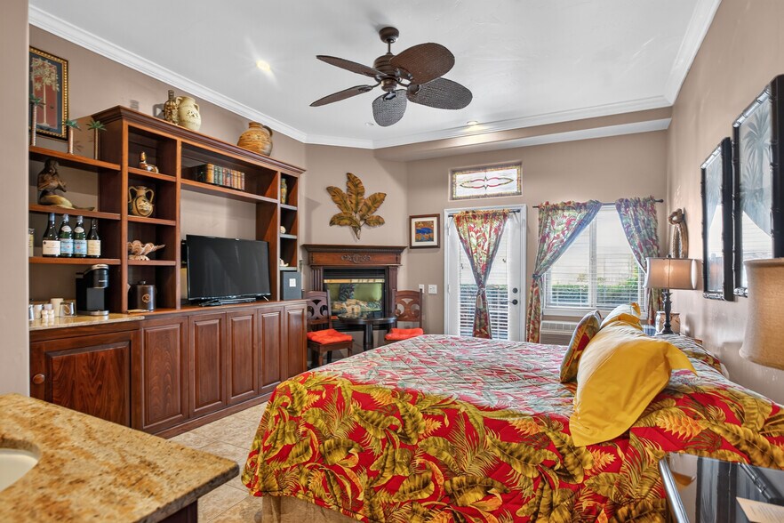 More Photos Of 95 S Ocean Ave, Cayucos Hospitality For Sale