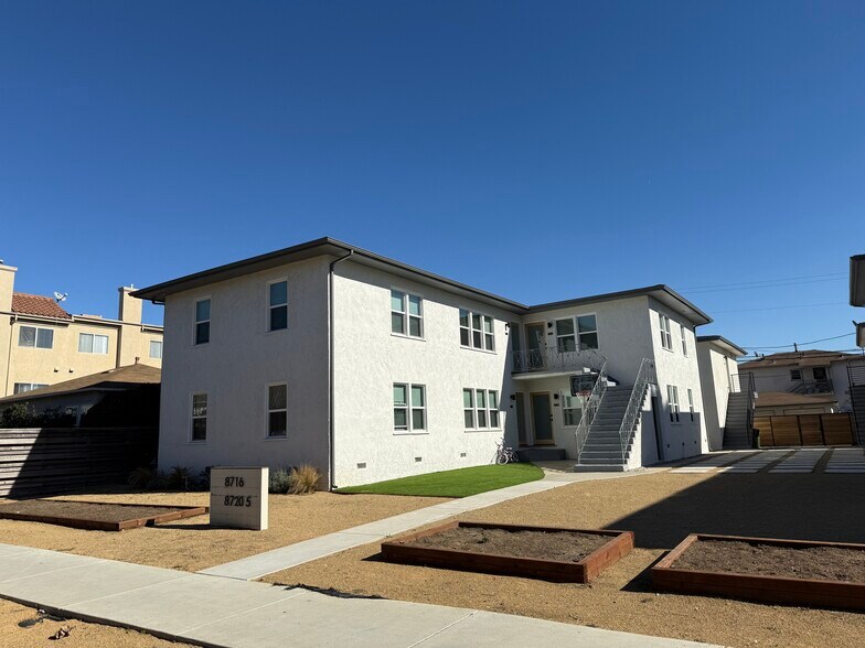 More Photos Of 8722 Ramsgate Ave, Los Angeles Apartments For Sale