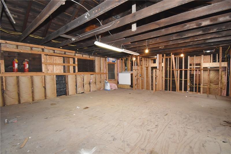 More Photos Of 3 Walker's Mill Rd, Collier Township Restaurant For Sale