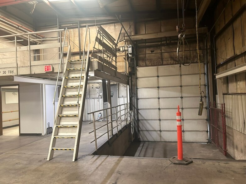 More Photos Of 5151 E 56th Ave, Commerce City Manufacturing For Sale