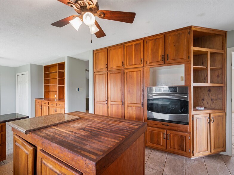 More Photos Of 17645 Highway 6, Navasota Land For Sale