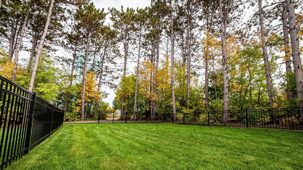 More Photos Of 1081 SW Fourth St, Forest Lake Apartments For Lease