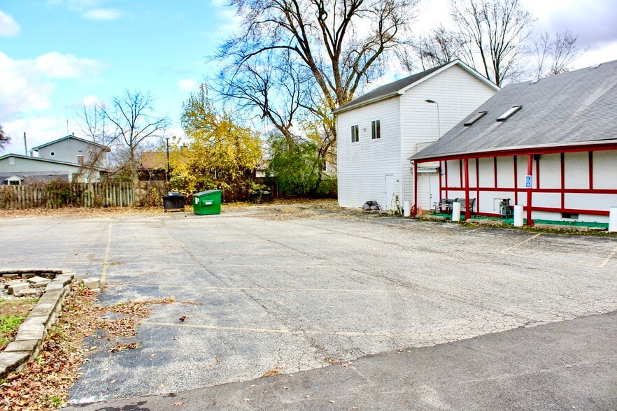 More Photos Of 69 Washington St, Fox Lake General Retail For Sale
