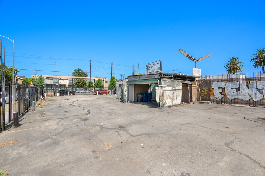 More Photos Of 5630 S Central Ave, Los Angeles Land For Sale