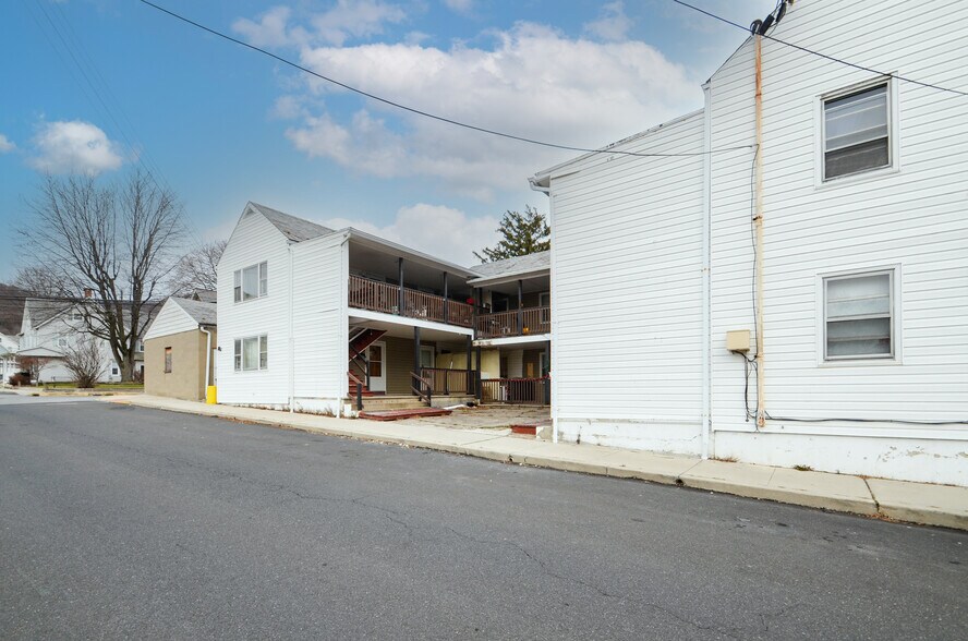 More Photos Of 435 W Main St, Pen Argyl Apartments For Sale