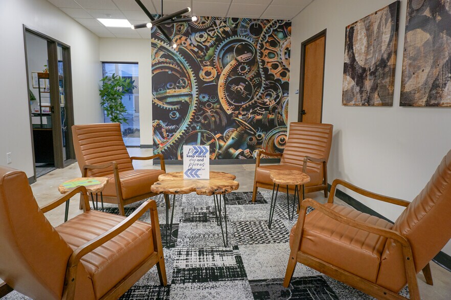 More Photos Of 8637 Fredericksburg Rd, San Antonio Coworking Space