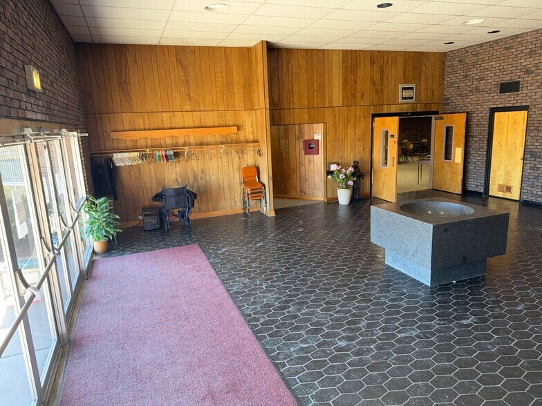 More Photos Of 5920 Waite St, Merrillville Religious Facility For Sale