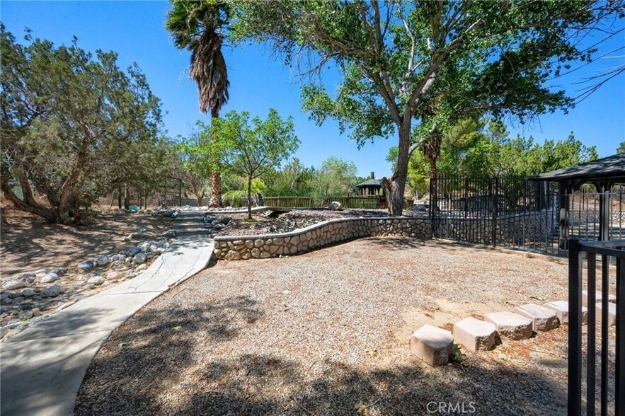 More Photos Of 712 W Avenue R8, Palmdale Industrial For Lease
