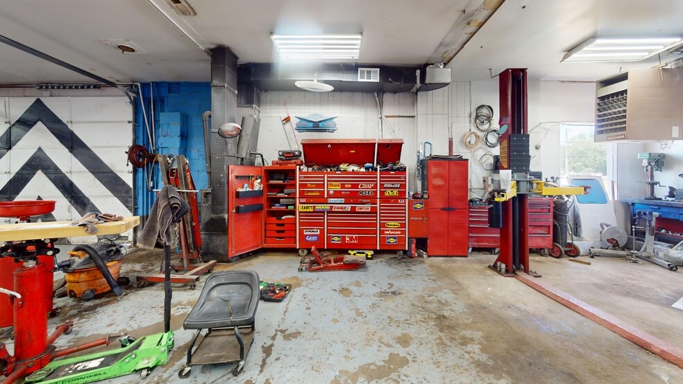 More Photos Of 2020 Chaneyville Rd, Owings Auto Repair For Sale