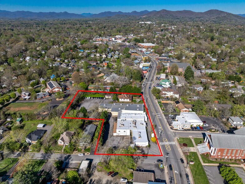 More Photos Of 544 Haywood Rd, Asheville Light Distribution For Sale