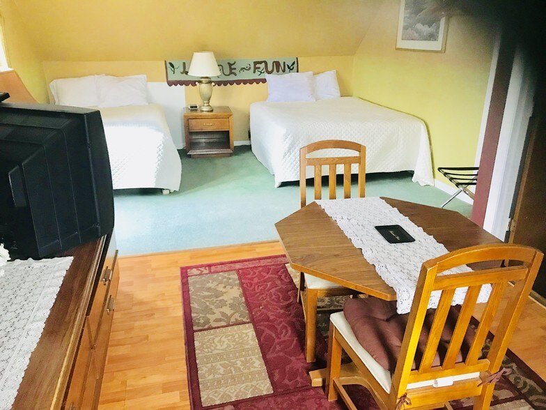 More Photos Of 379 Lower Pln, Bradford Hotel For Sale