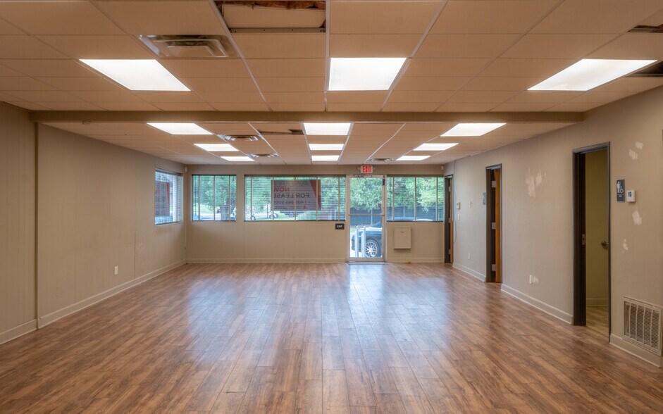 More Photos Of 7908 N Western Ave, Oklahoma City Freestanding For Lease