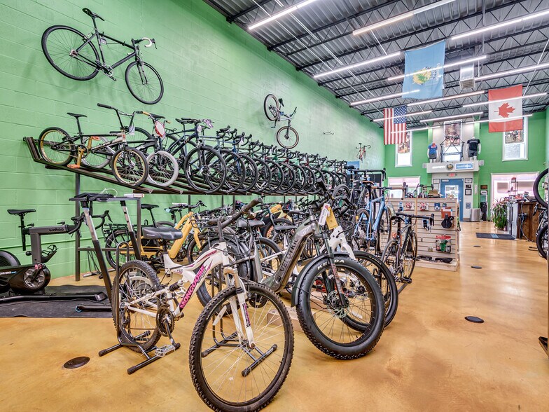 More Photos Of 111 N Broadway St, Tecumseh Office For Sale