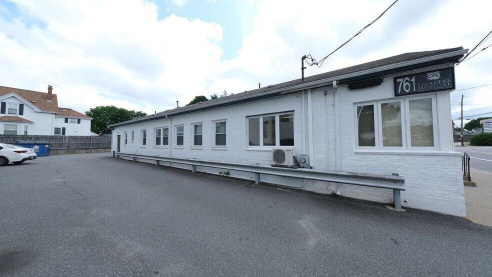 More Photos Of 761 Park Ave, Cranston Medical For Sale