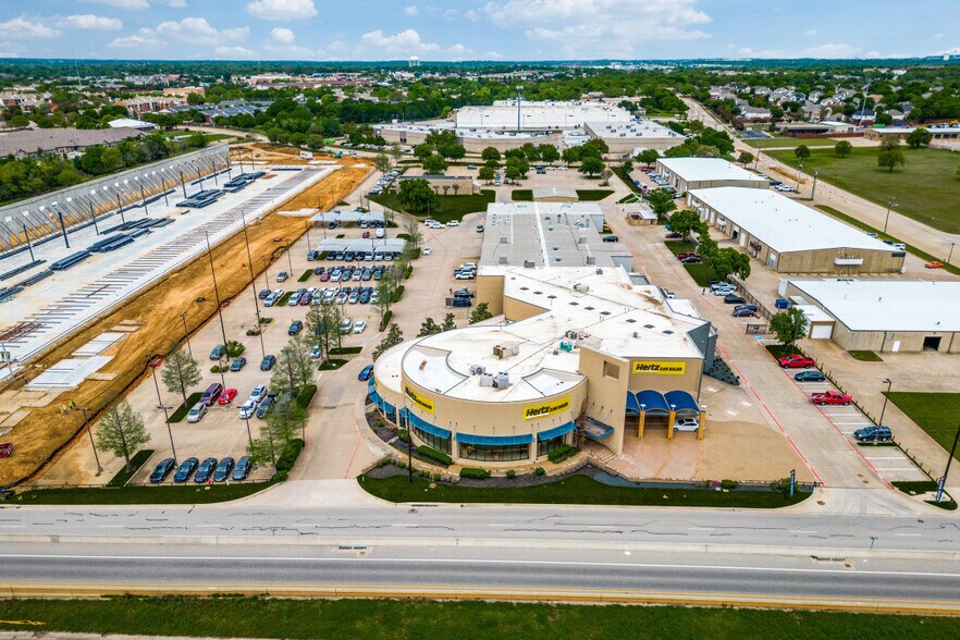 More Photos Of 3737 Airport Fwy, Bedford Auto Dealership For Lease