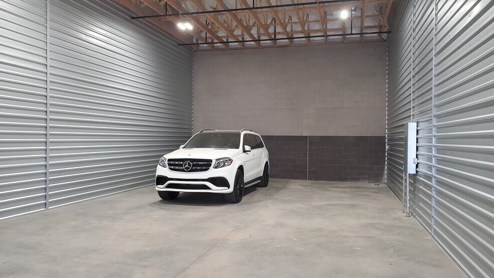 More Photos Of 24925 N 15th Ave, Phoenix Self Storage For Sale