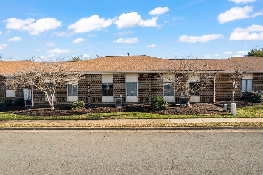 More Photos Of 9380 Forestwood Ln, Manassas Office For Lease