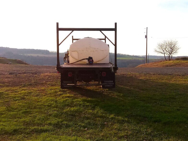 More Photos Of 224 Michael Ln, New Berlin Racetrack For Sale