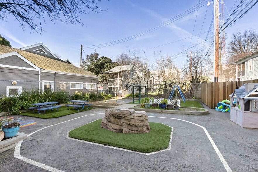 More Photos Of 1111-1123 D St, Sacramento Specialty For Sale