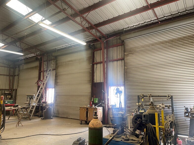 More Photos Of 840 W Elm Ave, Coalinga Manufacturing For Sale