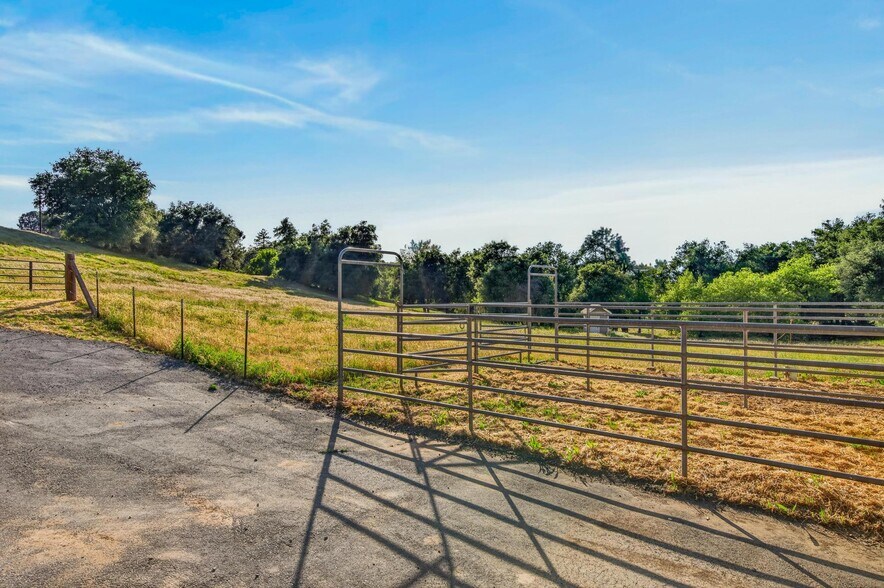 More Photos Of 25350 Mesa Grande Rd, Santa Ysabel Land For Sale