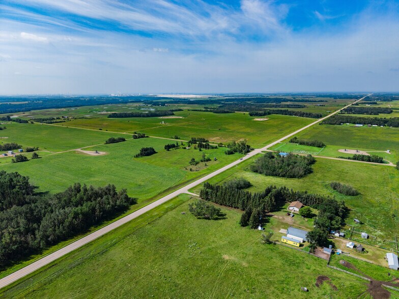 More Photos Of 56529 Range Rd 212, Rural Sturgeon County Land For Sale