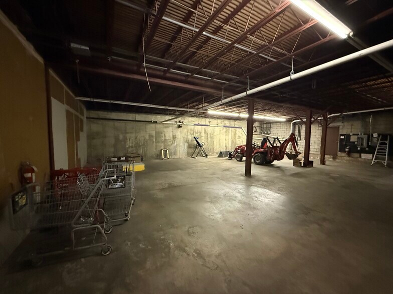 More Photos Of 461 Bridgeport Ave, Milford Unknown For Lease