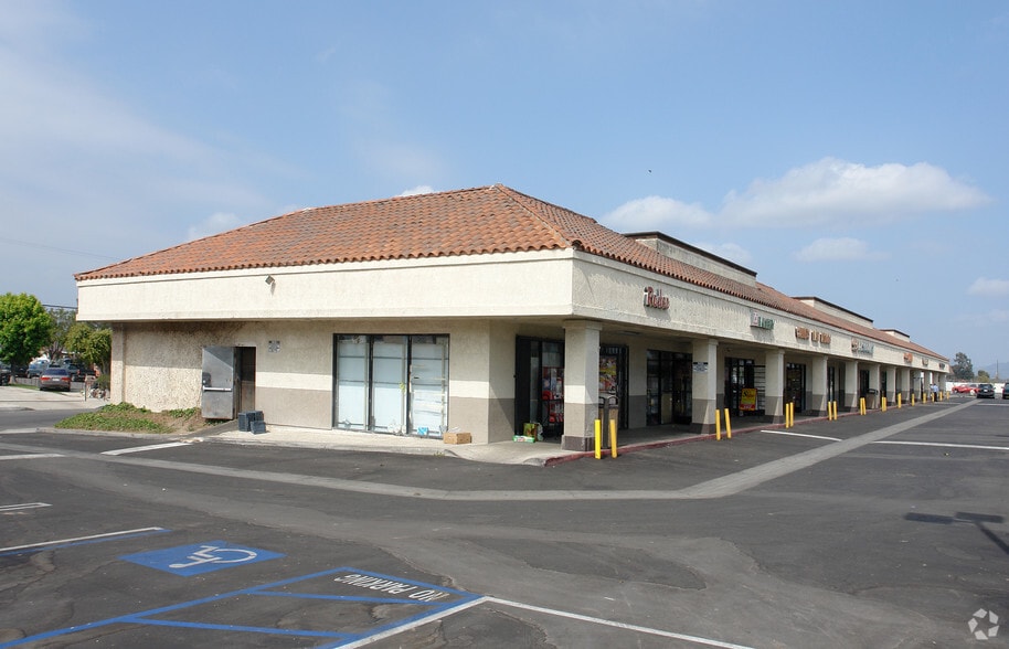More Photos Of 2151-2195 E Channel Islands Blvd, Oxnard General Retail For Lease