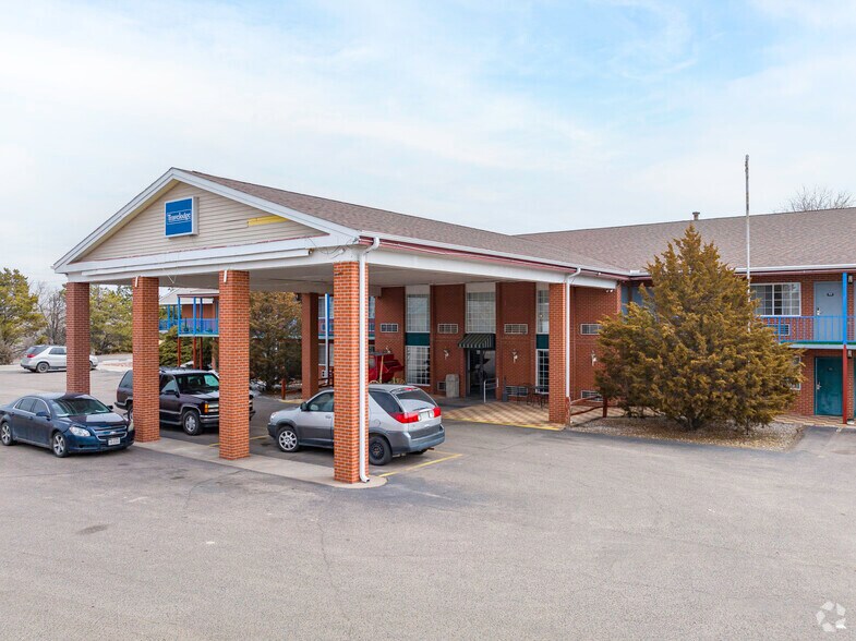 More Photos Of 201 Stagecoach Trl, Ogallala Hospitality For Sale