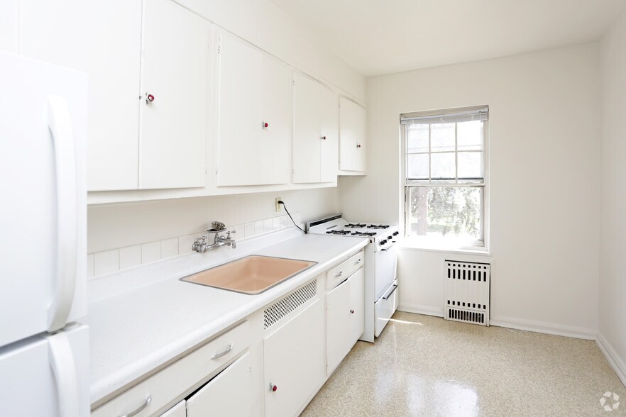 More Photos Of 3333 Grand Ave, Des Moines Apartments For Sale