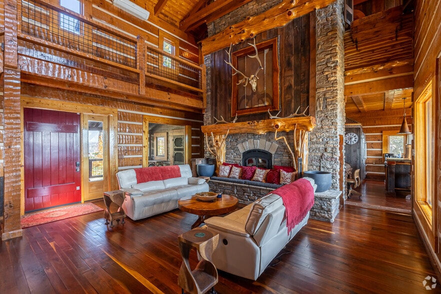 More Photos Of 1150 County Road 113, Eureka Springs Lodge Meeting Hall For Sale