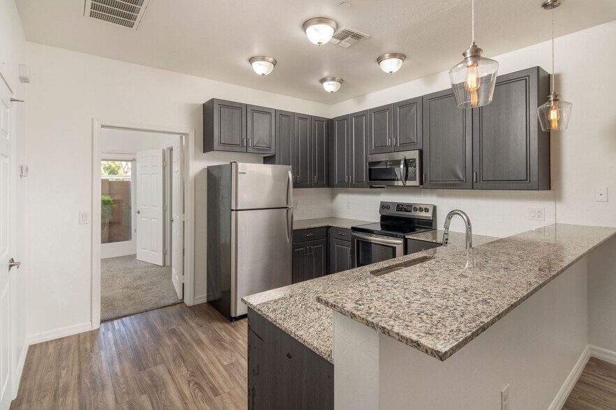 More Photos Of 2016 W Orangewood Ave, Phoenix Apartments For Sale