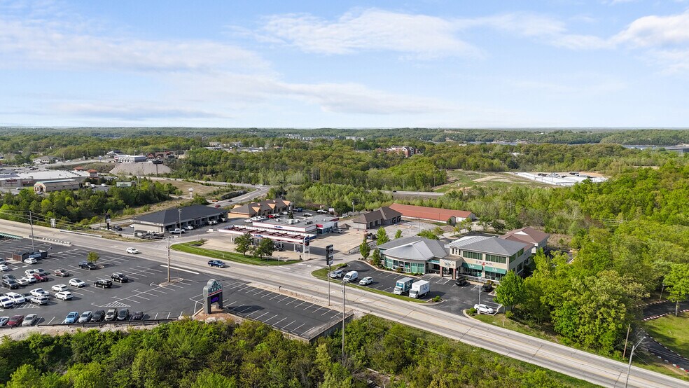 More Photos Of 2265 Bagnell Dam Blvd, Lake Ozark Office For Sale