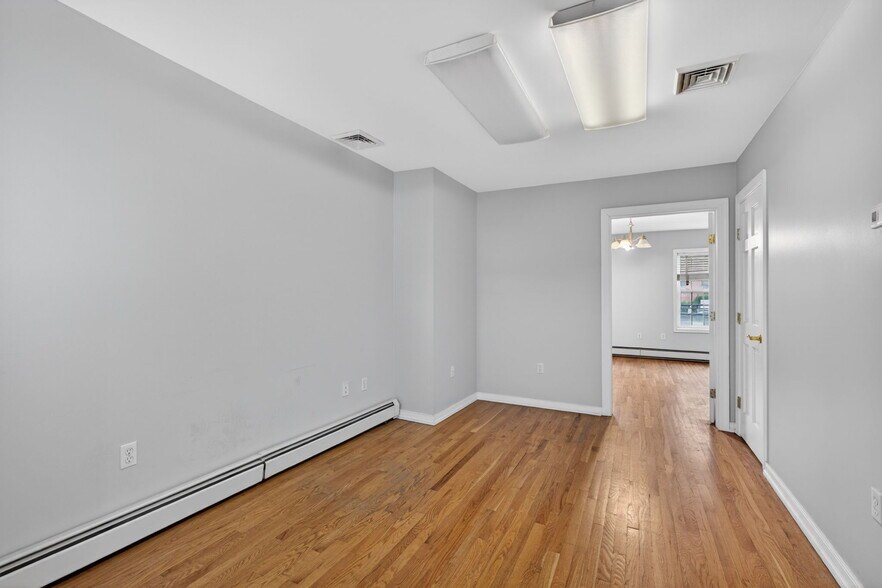More Photos Of 449-451 W Linden St, Allentown Office For Sale
