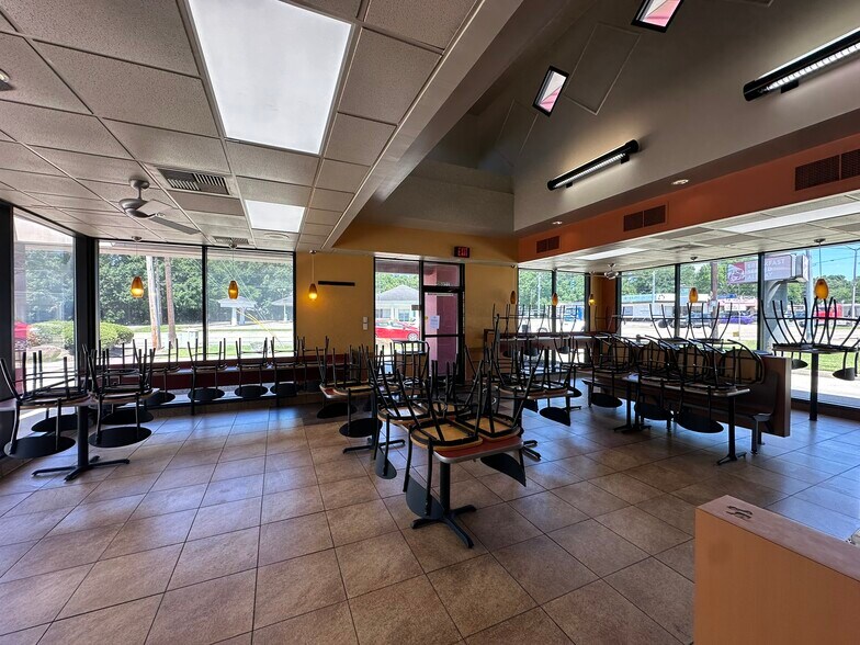 More Photos Of 11682 Plank Rd, Baton Rouge Fast Food For Lease