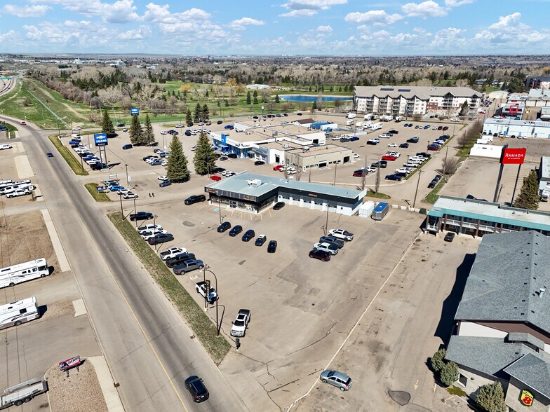 More Photos Of 1276 Trans Canada Way SE, Medicine Hat Showroom For Sale
