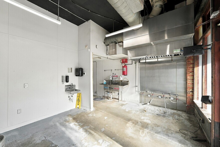 More Photos Of 1602-1608 Walnut St, Jacksonville Restaurant For Sale