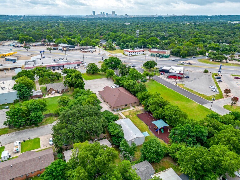 More Photos Of 905 Roberts Cut Off Rd, River Oaks Office For Sale