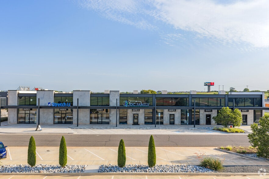 More Photos Of 3825 NW 166th St, Edmond Light Manufacturing For Lease
