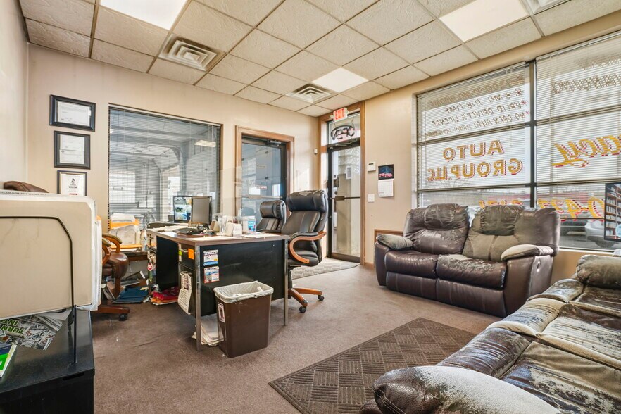 More Photos Of 2105 Columbus Rd NE, Canton Auto Repair For Sale