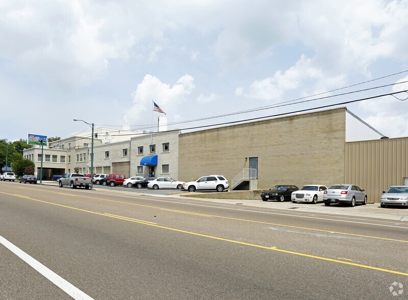 More Photos Of 2040 Madison Ave, Memphis Manufacturing For Sale