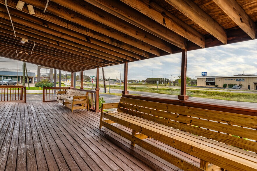 More Photos Of 3571/3585 McGehee Rd, Montgomery Restaurant For Sale